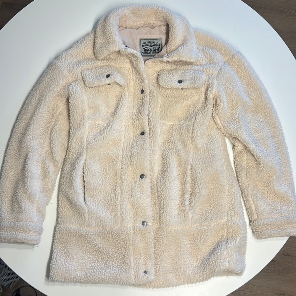 Levi’s Sherpa trucker jacket (teddy)